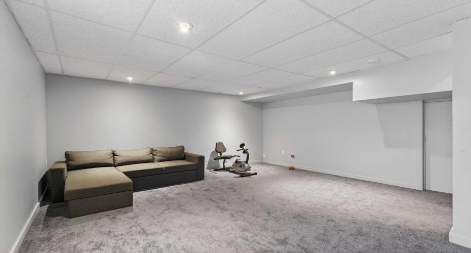 300 Marina Drive, Chestermere, Alberta T1X 0P6, 3 Bedrooms Bedrooms, ,3 BathroomsBathrooms,Residential,For Sale,Marina,A2287453