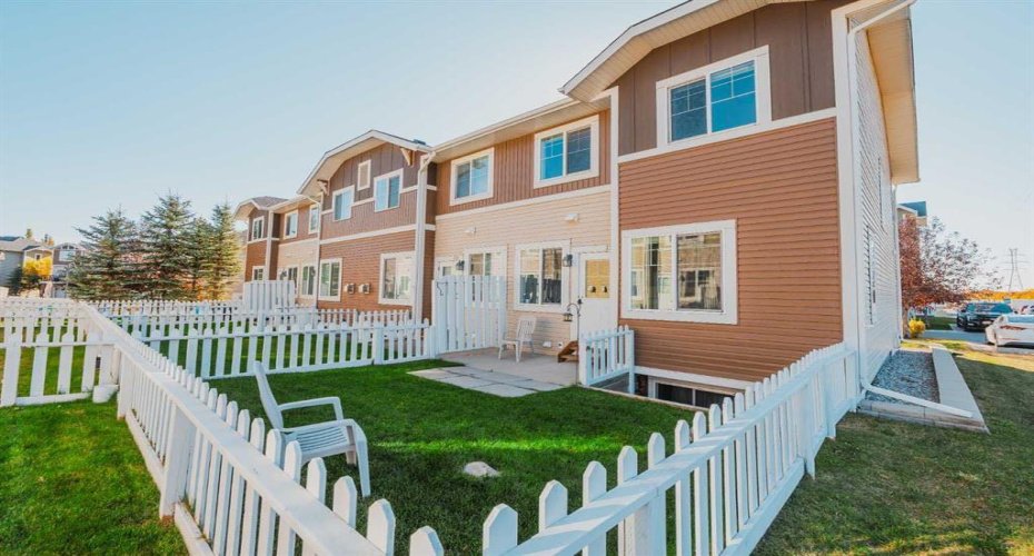 300 Marina Drive, Chestermere, Alberta T1X 0P6, 3 Bedrooms Bedrooms, ,3 BathroomsBathrooms,Residential,For Sale,Marina,A2287453