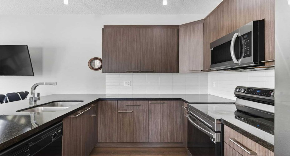 300 Marina Drive, Chestermere, Alberta T1X 0P6, 3 Bedrooms Bedrooms, ,3 BathroomsBathrooms,Residential,For Sale,Marina,A2287453