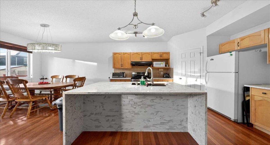 34 Saddlecrest Crescent, Calgary, Alberta t3j0c6, 6 Bedrooms Bedrooms, ,4 BathroomsBathrooms,Residential,For Sale,Saddlecrest,A2287548