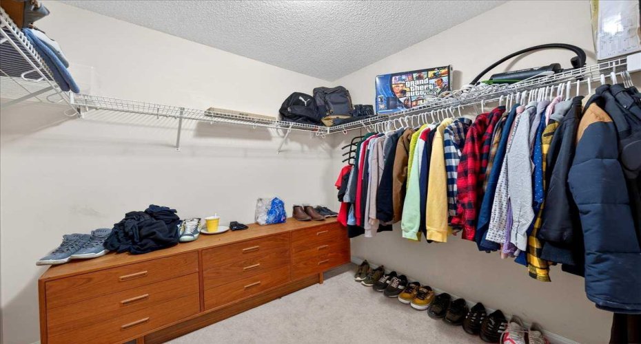 34 Saddlecrest Crescent, Calgary, Alberta t3j0c6, 6 Bedrooms Bedrooms, ,4 BathroomsBathrooms,Residential,For Sale,Saddlecrest,A2287548