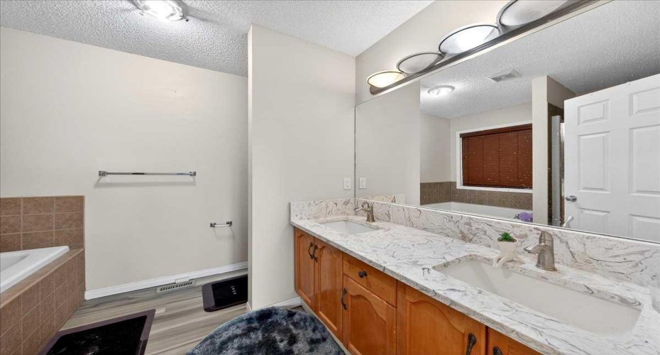34 Saddlecrest Crescent, Calgary, Alberta t3j0c6, 6 Bedrooms Bedrooms, ,4 BathroomsBathrooms,Residential,For Sale,Saddlecrest,A2287548