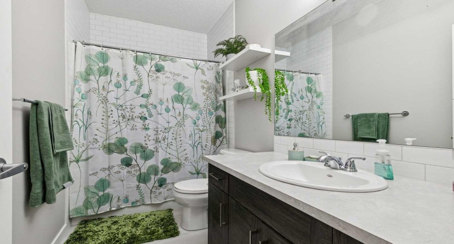 250 Fireside View, Cochrane, Alberta T4C 2M2, 2 Bedrooms Bedrooms, ,2 BathroomsBathrooms,Residential,For Sale,Fireside,A2285753