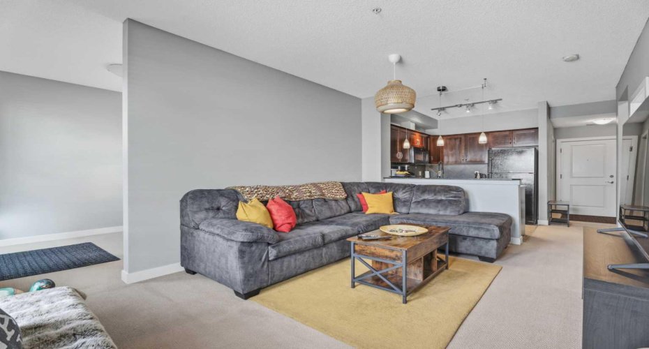 201 Sunset Drive, Cochrane, Alberta T4C 0H5, 1 Bedroom Bedrooms, ,1 BathroomBathrooms,Residential,For Sale,Sunset,A2287749