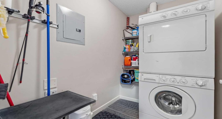 201 Sunset Drive, Cochrane, Alberta T4C 0H5, 1 Bedroom Bedrooms, ,1 BathroomBathrooms,Residential,For Sale,Sunset,A2287749