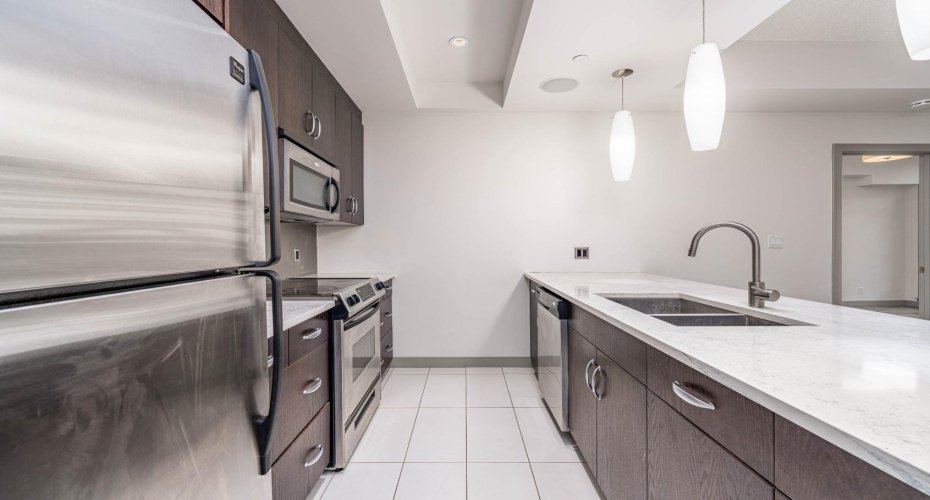 530 12 Avenue, Calgary, Alberta T2R 0B1, 2 Bedrooms Bedrooms, ,2 BathroomsBathrooms,Residential,For Sale,12,A2287840
