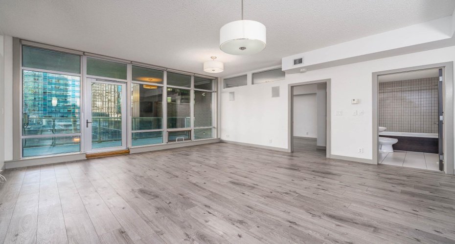 530 12 Avenue, Calgary, Alberta T2R 0B1, 2 Bedrooms Bedrooms, ,2 BathroomsBathrooms,Residential,For Sale,12,A2287840