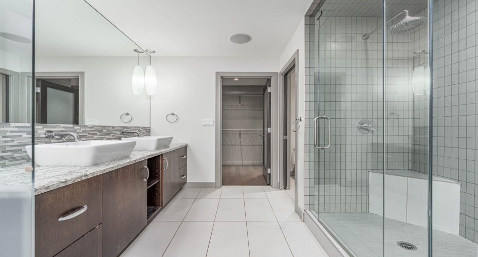 530 12 Avenue, Calgary, Alberta T2R 0B1, 2 Bedrooms Bedrooms, ,2 BathroomsBathrooms,Residential,For Sale,12,A2287840