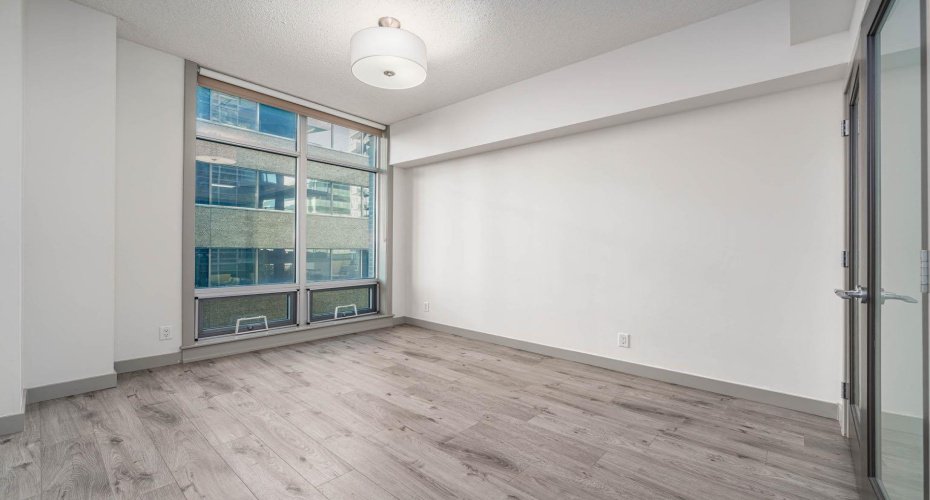 530 12 Avenue, Calgary, Alberta T2R 0B1, 2 Bedrooms Bedrooms, ,2 BathroomsBathrooms,Residential,For Sale,12,A2287840