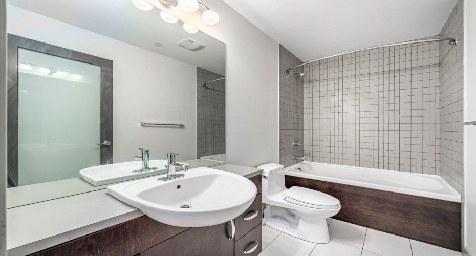530 12 Avenue, Calgary, Alberta T2R 0B1, 2 Bedrooms Bedrooms, ,2 BathroomsBathrooms,Residential,For Sale,12,A2287840
