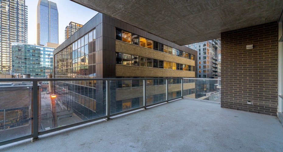 530 12 Avenue, Calgary, Alberta T2R 0B1, 2 Bedrooms Bedrooms, ,2 BathroomsBathrooms,Residential,For Sale,12,A2287840