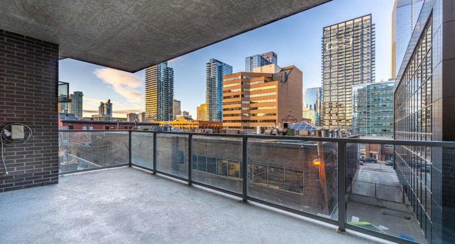 530 12 Avenue, Calgary, Alberta T2R 0B1, 2 Bedrooms Bedrooms, ,2 BathroomsBathrooms,Residential,For Sale,12,A2287840