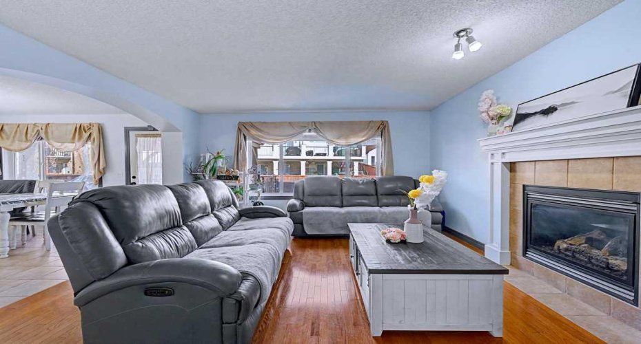 284 Hawkmere View, Chestermere, Alberta T1X 1T7, 4 Bedrooms Bedrooms, ,4 BathroomsBathrooms,Residential,For Sale,Hawkmere,A2287875