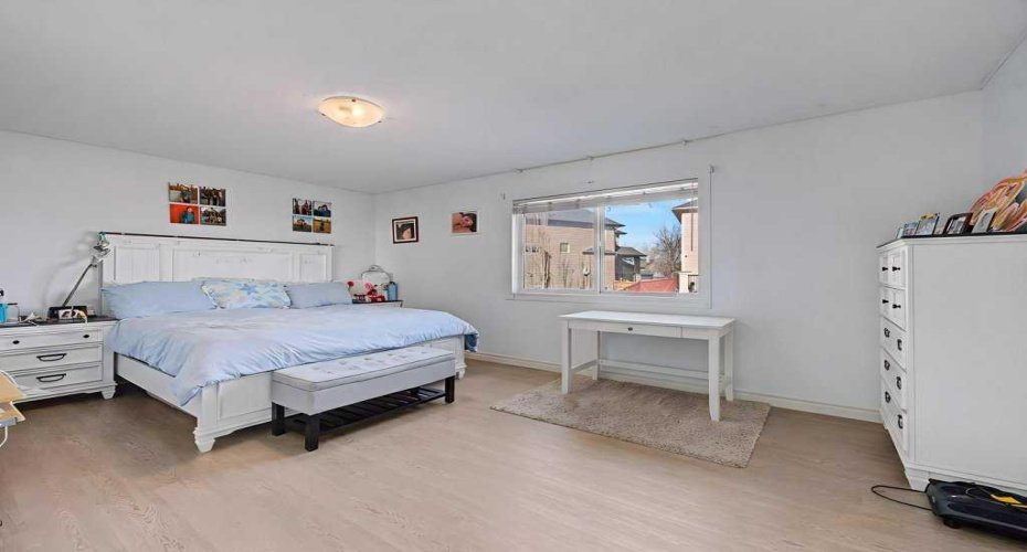 284 Hawkmere View, Chestermere, Alberta T1X 1T7, 4 Bedrooms Bedrooms, ,4 BathroomsBathrooms,Residential,For Sale,Hawkmere,A2287875