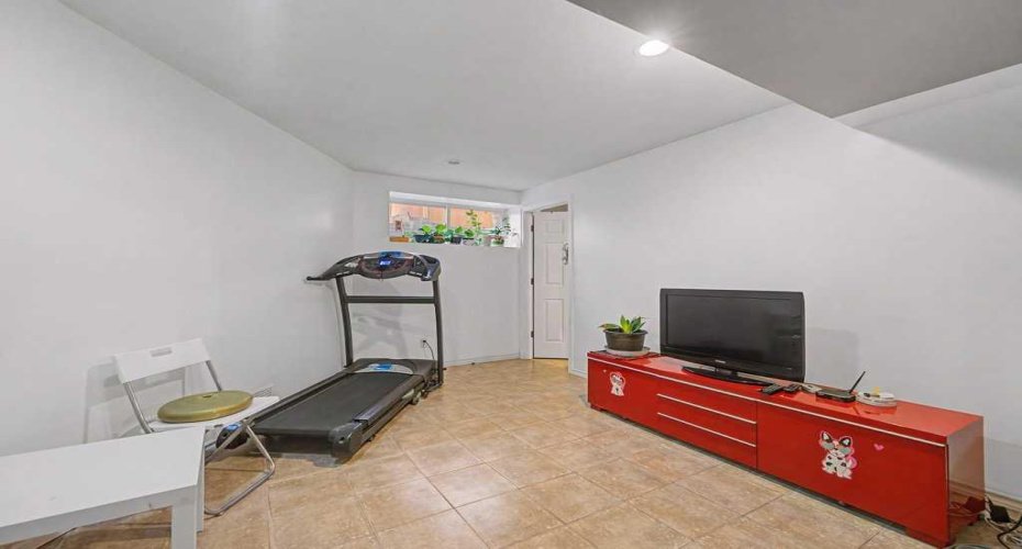 284 Hawkmere View, Chestermere, Alberta T1X 1T7, 4 Bedrooms Bedrooms, ,4 BathroomsBathrooms,Residential,For Sale,Hawkmere,A2287875