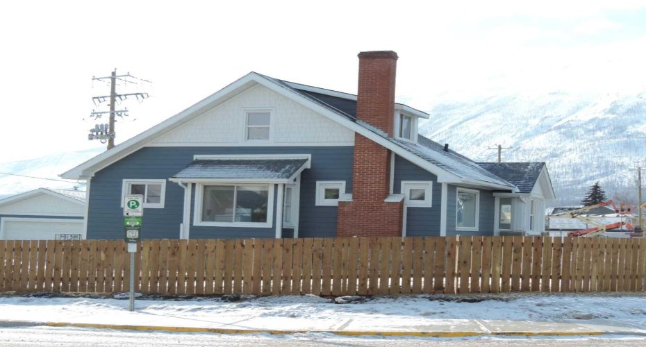 701 GEIKIE Street, Jasper, Alberta T0E1E0, 5 Bedrooms Bedrooms, ,1 BathroomBathrooms,Residential,For Sale,GEIKIE,A2287853