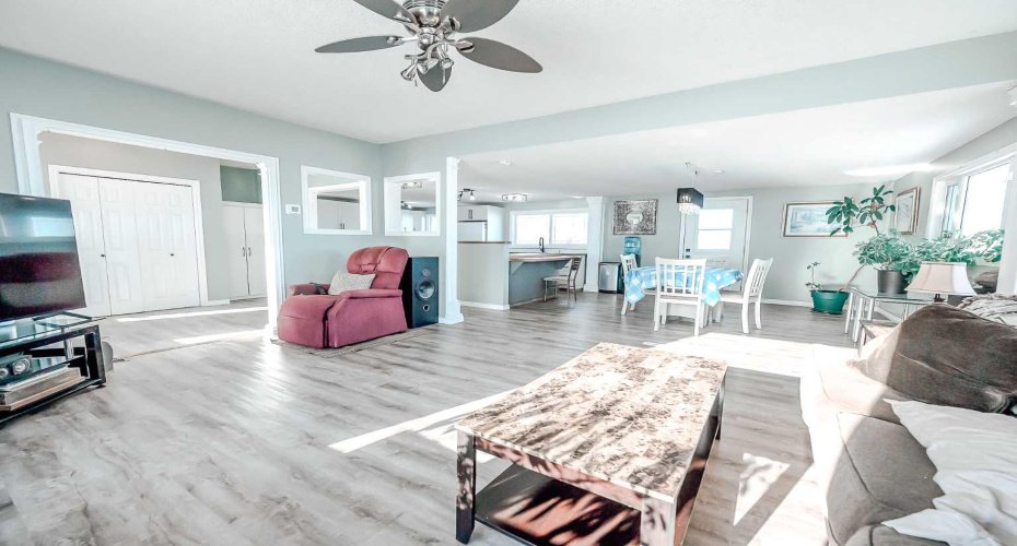 50010 733A Township, Sexsmith, Alberta T0H 3C0, 4 Bedrooms Bedrooms, ,2 BathroomsBathrooms,Residential,For Sale,733A,A2288044