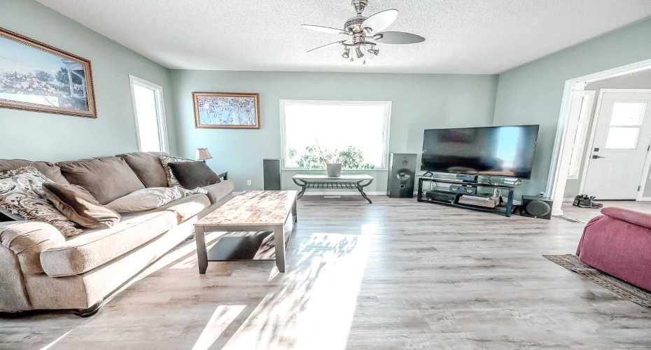 50010 733A Township, Sexsmith, Alberta T0H 3C0, 4 Bedrooms Bedrooms, ,2 BathroomsBathrooms,Residential,For Sale,733A,A2288044