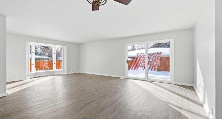 5031 Vienna Drive, Calgary, Alberta T3A 0W8, 5 Bedrooms Bedrooms, ,3 BathroomsBathrooms,Residential,For Sale,Vienna,A2288045