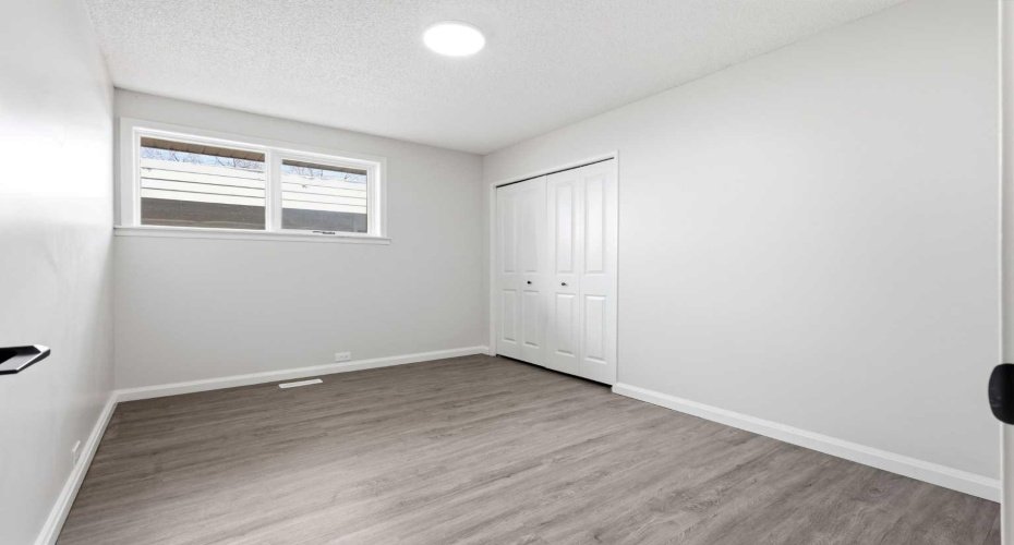 5031 Vienna Drive, Calgary, Alberta T3A 0W8, 5 Bedrooms Bedrooms, ,3 BathroomsBathrooms,Residential,For Sale,Vienna,A2288045