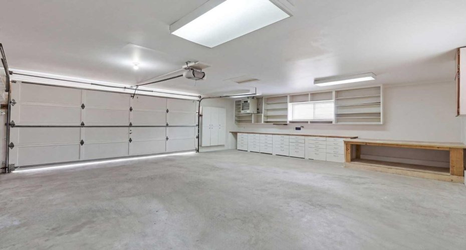 5031 Vienna Drive, Calgary, Alberta T3A 0W8, 5 Bedrooms Bedrooms, ,3 BathroomsBathrooms,Residential,For Sale,Vienna,A2288045