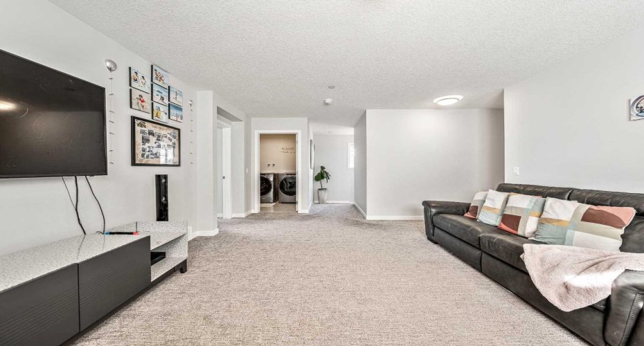 240 Lucas Crescent, Calgary, Alberta T3P 1M8, 6 Bedrooms Bedrooms, ,5 BathroomsBathrooms,Residential,For Sale,Lucas,A2267795