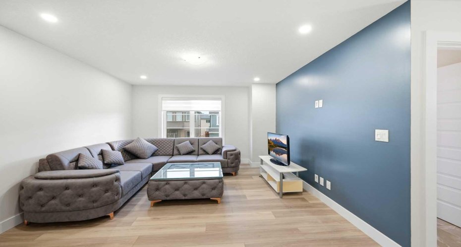 228 Carringham Road, Calgary, Alberta T3J 1V4, 3 Bedrooms Bedrooms, ,3 BathroomsBathrooms,Residential,For Sale,Carringham,A2285875