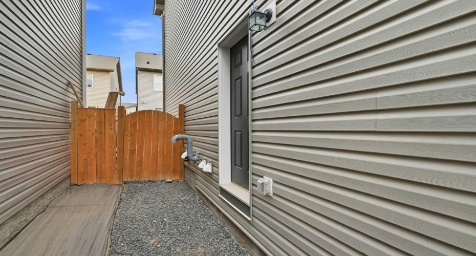 228 Carringham Road, Calgary, Alberta T3J 1V4, 3 Bedrooms Bedrooms, ,3 BathroomsBathrooms,Residential,For Sale,Carringham,A2285875