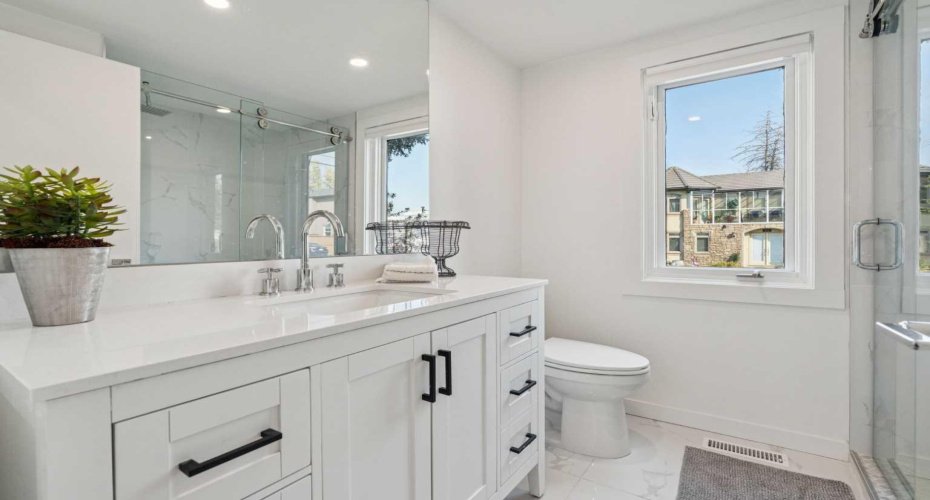 809 9 Street, Calgary, Alberta T2E 7K2, 4 Bedrooms Bedrooms, ,4 BathroomsBathrooms,Residential,For Sale,9,A2288150