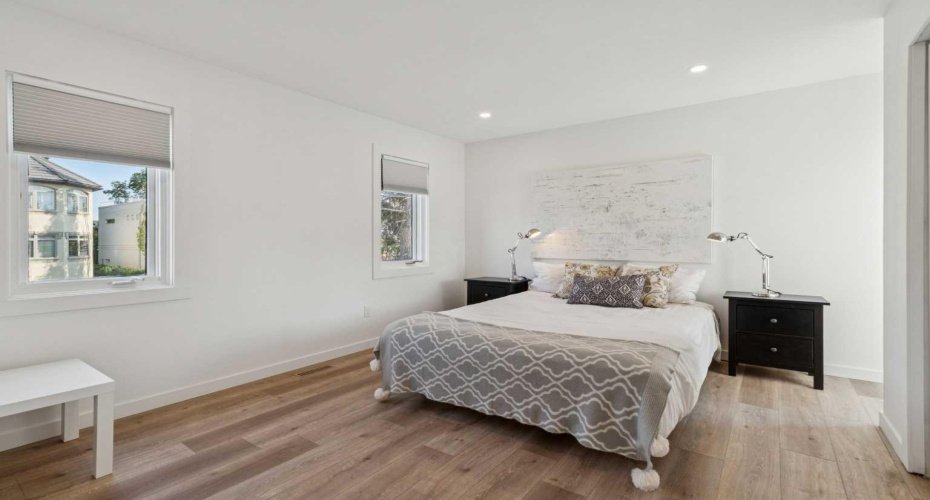 809 9 Street, Calgary, Alberta T2E 7K2, 4 Bedrooms Bedrooms, ,4 BathroomsBathrooms,Residential,For Sale,9,A2288150