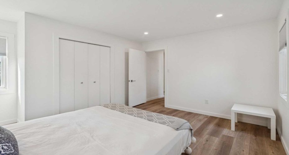 809 9 Street, Calgary, Alberta T2E 7K2, 4 Bedrooms Bedrooms, ,4 BathroomsBathrooms,Residential,For Sale,9,A2288150