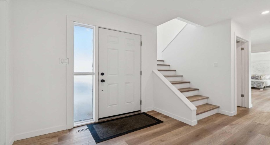 809 9 Street, Calgary, Alberta T2E 7K2, 4 Bedrooms Bedrooms, ,4 BathroomsBathrooms,Residential,For Sale,9,A2288150