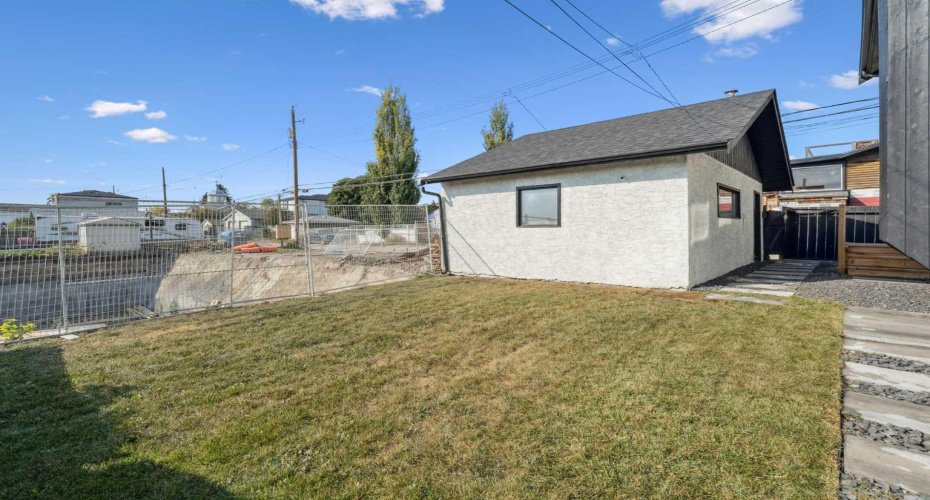 809 9 Street, Calgary, Alberta T2E 7K2, 4 Bedrooms Bedrooms, ,4 BathroomsBathrooms,Residential,For Sale,9,A2288150