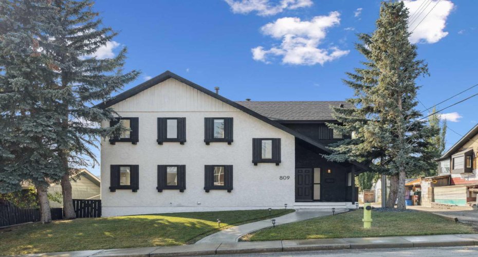 809 9 Street, Calgary, Alberta T2E 7K2, 4 Bedrooms Bedrooms, ,4 BathroomsBathrooms,Residential,For Sale,9,A2288150
