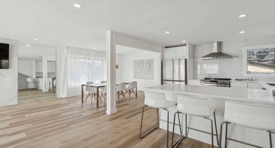 809 9 Street, Calgary, Alberta T2E 7K2, 4 Bedrooms Bedrooms, ,4 BathroomsBathrooms,Residential,For Sale,9,A2288150