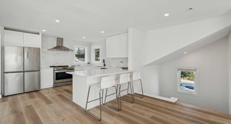 809 9 Street, Calgary, Alberta T2E 7K2, 4 Bedrooms Bedrooms, ,4 BathroomsBathrooms,Residential,For Sale,9,A2288150