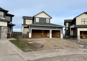 13201 105 Street, Grande Prairie, Alberta T8X 0W5, 3 Bedrooms Bedrooms, ,3 BathroomsBathrooms,Residential,For Sale,105,A2288306