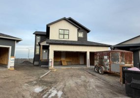 10501 133 Avenue, Grande Prairie, Alberta T8X 0W5, 3 Bedrooms Bedrooms, ,3 BathroomsBathrooms,Residential,For Sale,133,A2288318