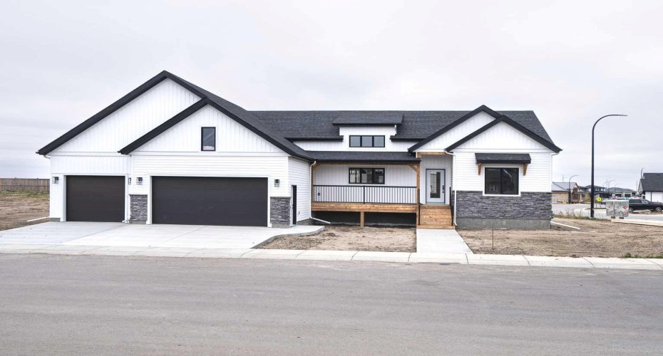 6017 13 Street, Lloydminster, Alberta T9V 3V5, 3 Bedrooms Bedrooms, ,2 BathroomsBathrooms,Residential,For Sale,13,A2288356
