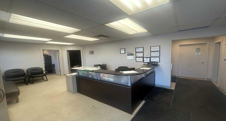 201 Clearview Drive, Rural Red Deer County, Alberta T0M 1R0, ,Commercial,For Lease,Clearview,A2288358
