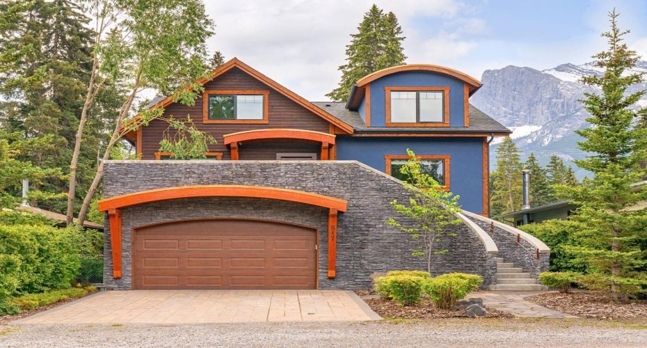 517 4th Street, Canmore, Alberta T1W 2E7, 5 Bedrooms Bedrooms, ,5 BathroomsBathrooms,Residential,For Sale,4th,A2287053