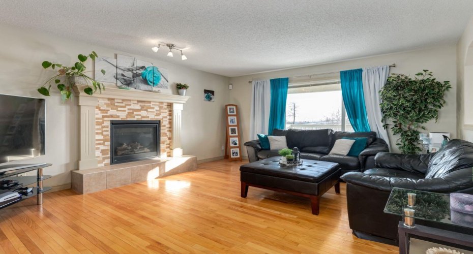 515 Crystal Green Mews, Okotoks, Alberta T1S 2K6, 4 Bedrooms Bedrooms, ,4 BathroomsBathrooms,Residential,For Sale,Crystal Green,A2287663