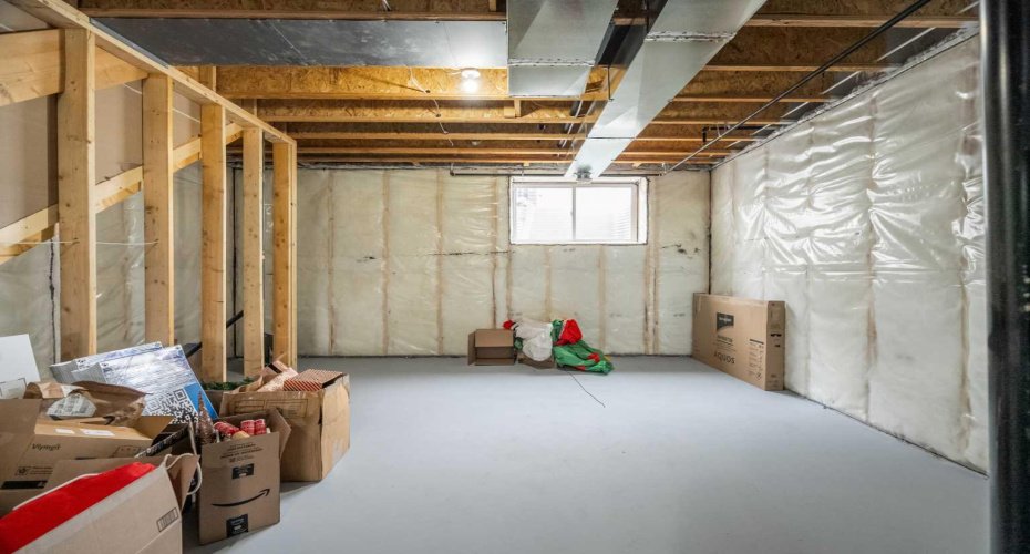 545 Bridgeport Street, Chestermere, Alberta T1X 3E1, 3 Bedrooms Bedrooms, ,3 BathroomsBathrooms,Residential,For Sale,Bridgeport,A2285499