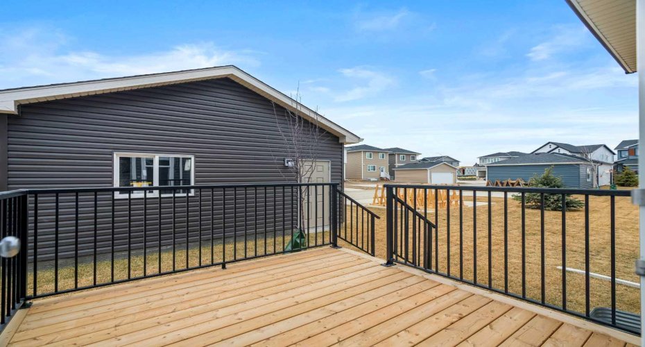 545 Bridgeport Street, Chestermere, Alberta T1X 3E1, 3 Bedrooms Bedrooms, ,3 BathroomsBathrooms,Residential,For Sale,Bridgeport,A2285499