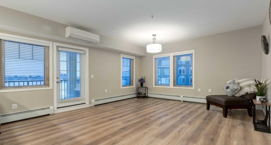 30 MAHOGANY Mews, Calgary, Alberta T3M 3H4, 2 Bedrooms Bedrooms, ,2 BathroomsBathrooms,Residential,For Sale,MAHOGANY,A2287297