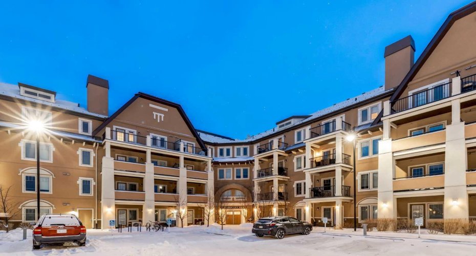 30 MAHOGANY Mews, Calgary, Alberta T3M 3H4, 2 Bedrooms Bedrooms, ,2 BathroomsBathrooms,Residential,For Sale,MAHOGANY,A2287297