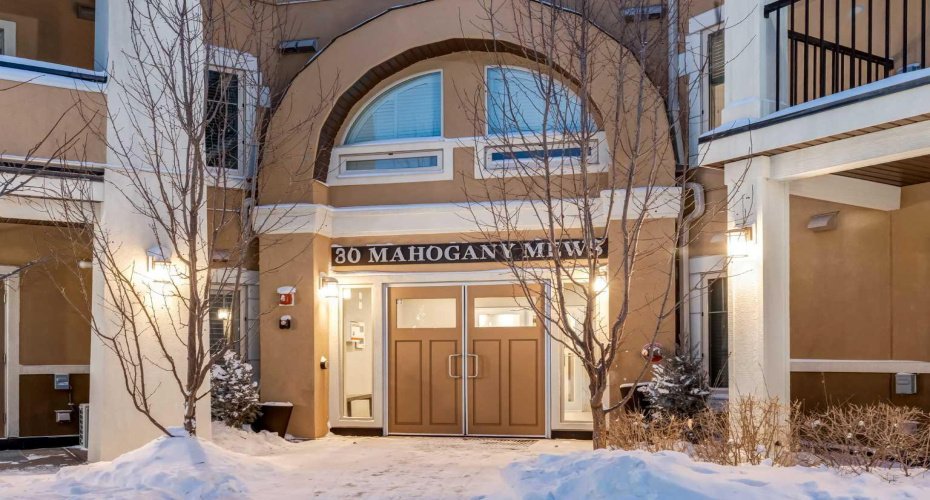 30 MAHOGANY Mews, Calgary, Alberta T3M 3H4, 2 Bedrooms Bedrooms, ,2 BathroomsBathrooms,Residential,For Sale,MAHOGANY,A2287297