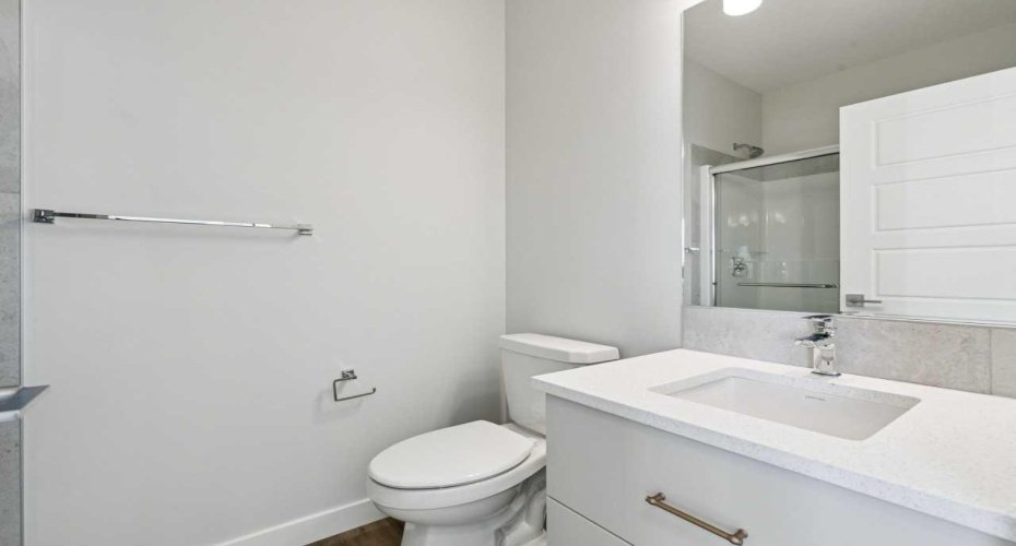 Main Floor Full Bath.