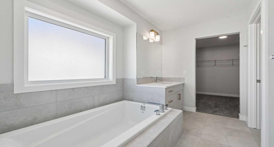 420 Bridgeport Glen, Chestermere, Alberta T1X3E1, 4 Bedrooms Bedrooms, ,3 BathroomsBathrooms,Residential,For Sale,Bridgeport,A2287932