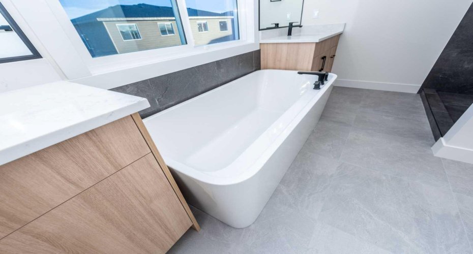 101 Waterford Passage, Chestermere, Alberta T1X 3B4, 5 Bedrooms Bedrooms, ,4 BathroomsBathrooms,Residential,For Sale,Waterford,A2276972